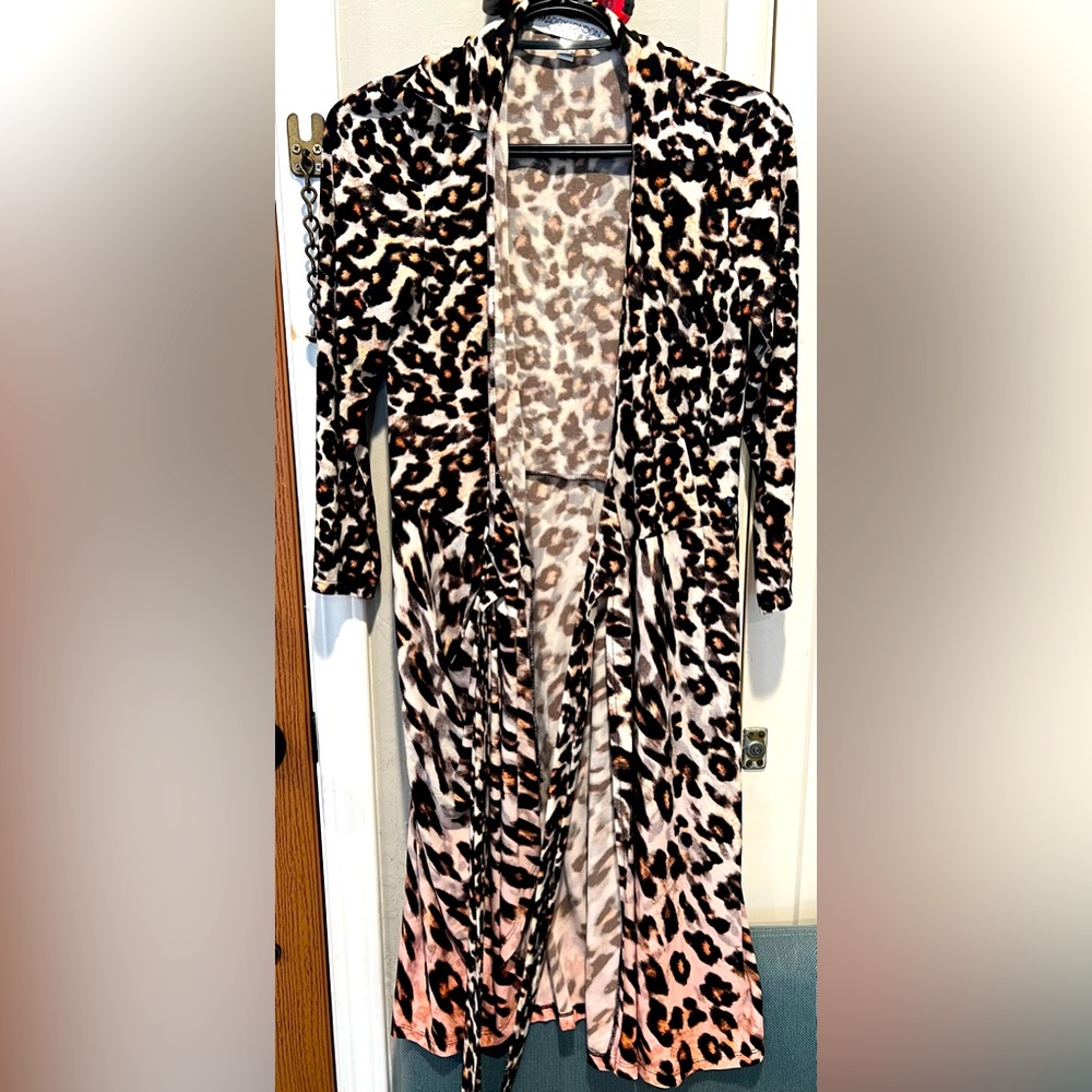Maggie London Leopard print size 2p